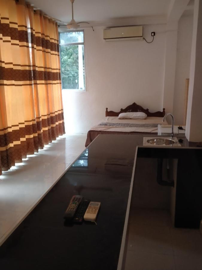 Qiqi Airport Villa Katunayaka Εξωτερικό φωτογραφία