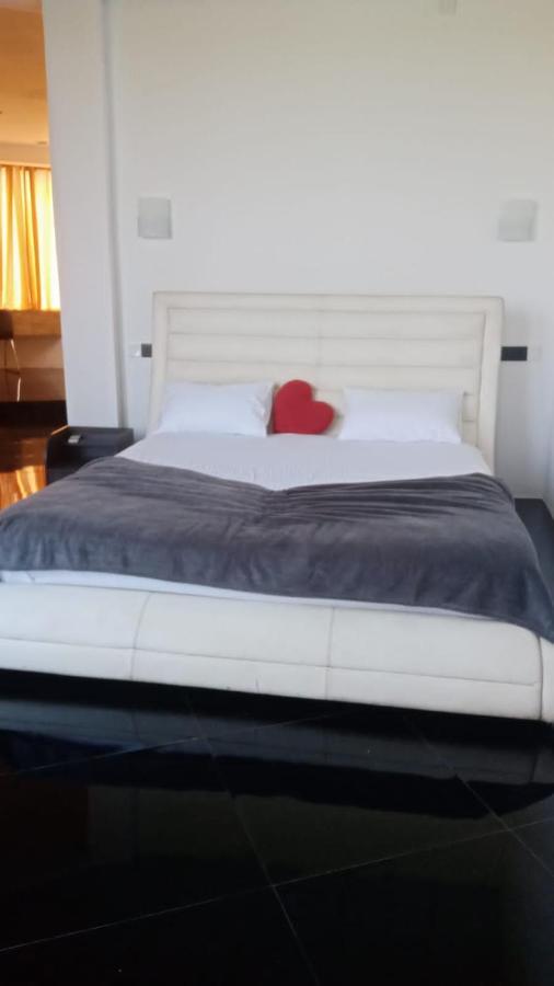 Qiqi Airport Villa Katunayaka Εξωτερικό φωτογραφία