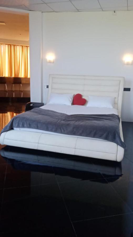 Qiqi Airport Villa Katunayaka Εξωτερικό φωτογραφία